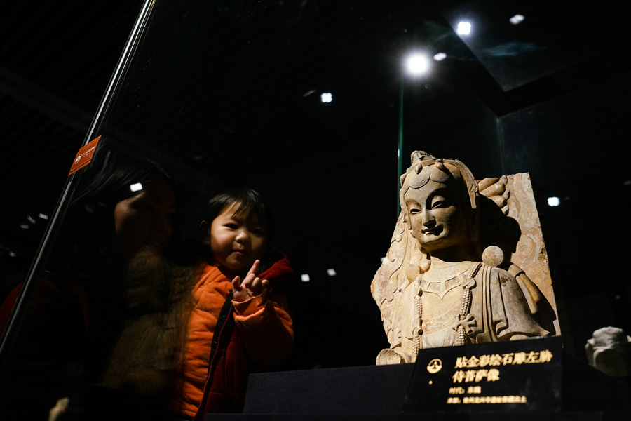 De rares sculptures bouddhistes au musée du temple Bao'en