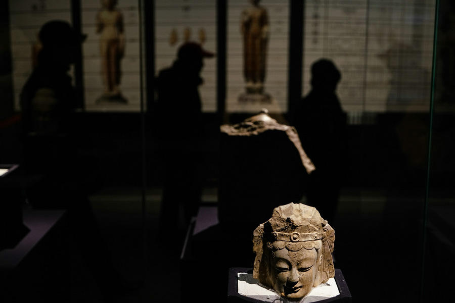 De rares sculptures bouddhistes au musée du temple Bao'en