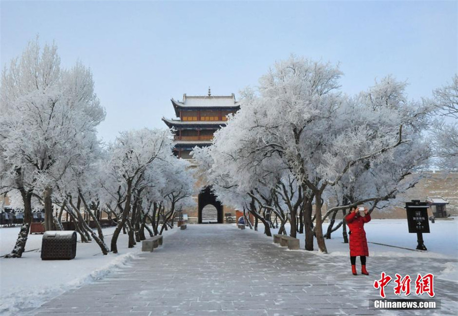 Gansu : de fortes chutes de neige magnifient la Grande Muraille