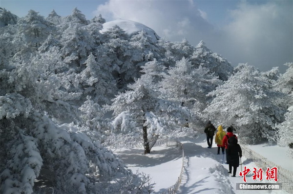 Galerie : les monts Huang sous un manteau blanc