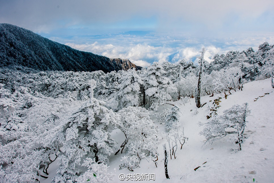 L'enivrant ? monde de cristal ? des Monts Cangshan sous la neige à Dali