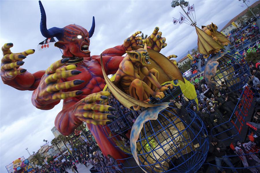 Le carnaval de Viareggio en Italie