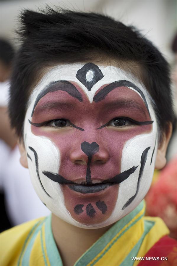 EN IMAGES: Le Nouvel An chinois célébré à travers le monde