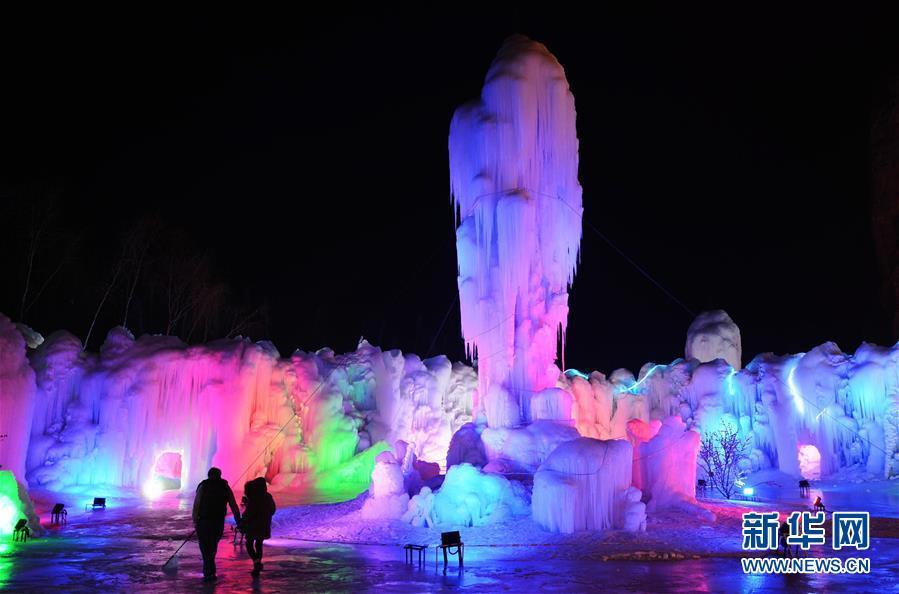 Hebei : les cascades gelées du mont Taihang