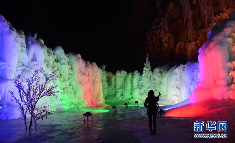 Hebei : les cascades gelées du mont Taihang