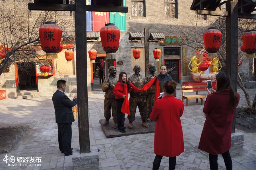 Les coutumes folkloriques attirent 330 000 touristes à Zhoucun pendant la fête du Printemps