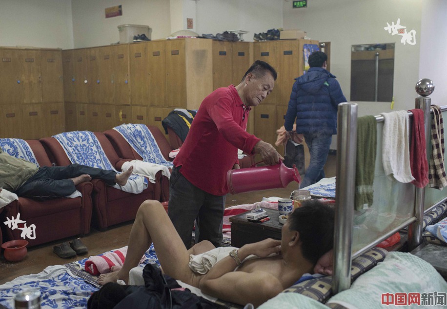 Shanghai : nostalgie des vieux bains publics 