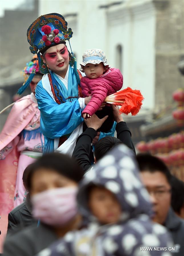 700 ans d'histoire, une foire du temple au Henan rouvre ses portes  