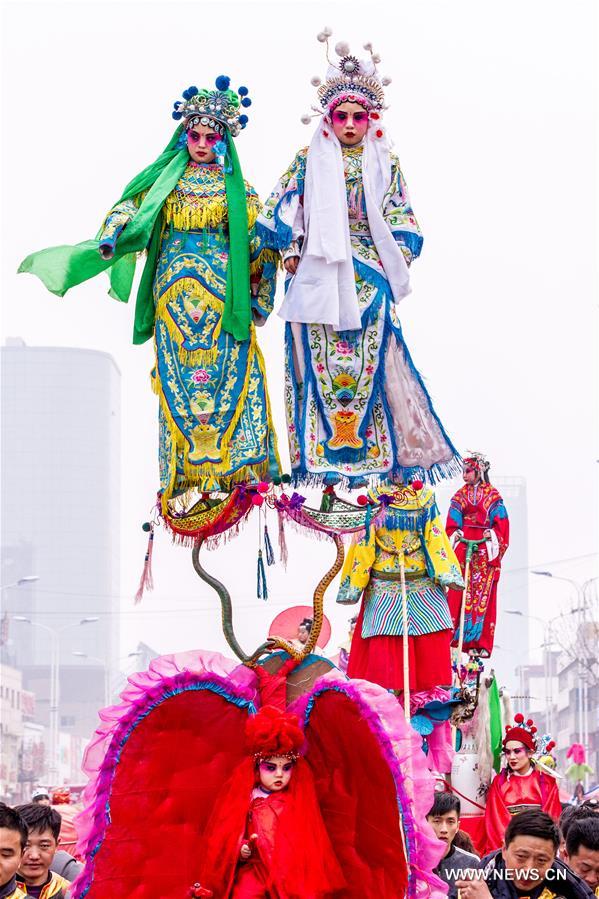 700 ans d'histoire, une foire du temple au Henan rouvre ses portes  