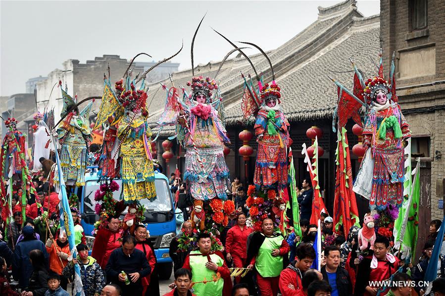 700 ans d'histoire, une foire du temple au Henan rouvre ses portes  