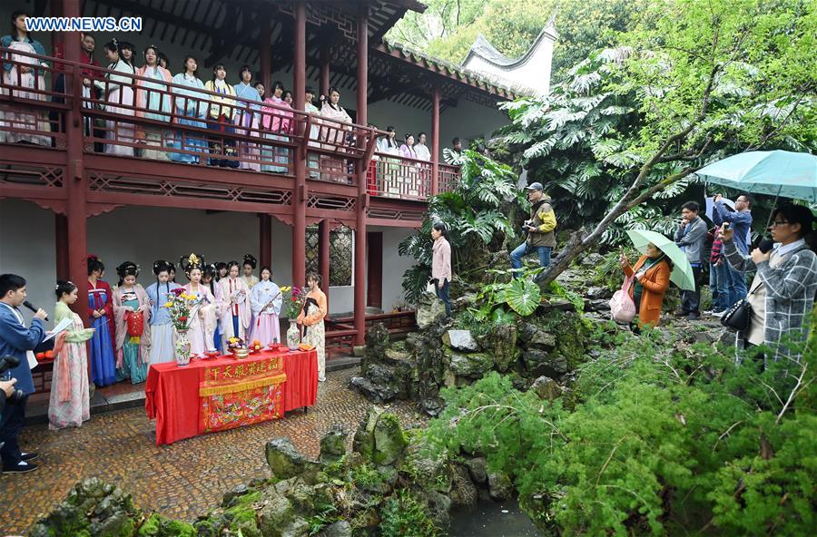 Des fées de fleurs dans le sud de la Chine