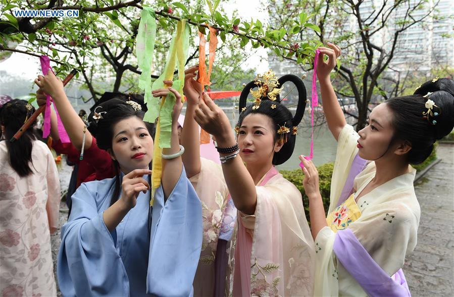 Des fées de fleurs dans le sud de la Chine