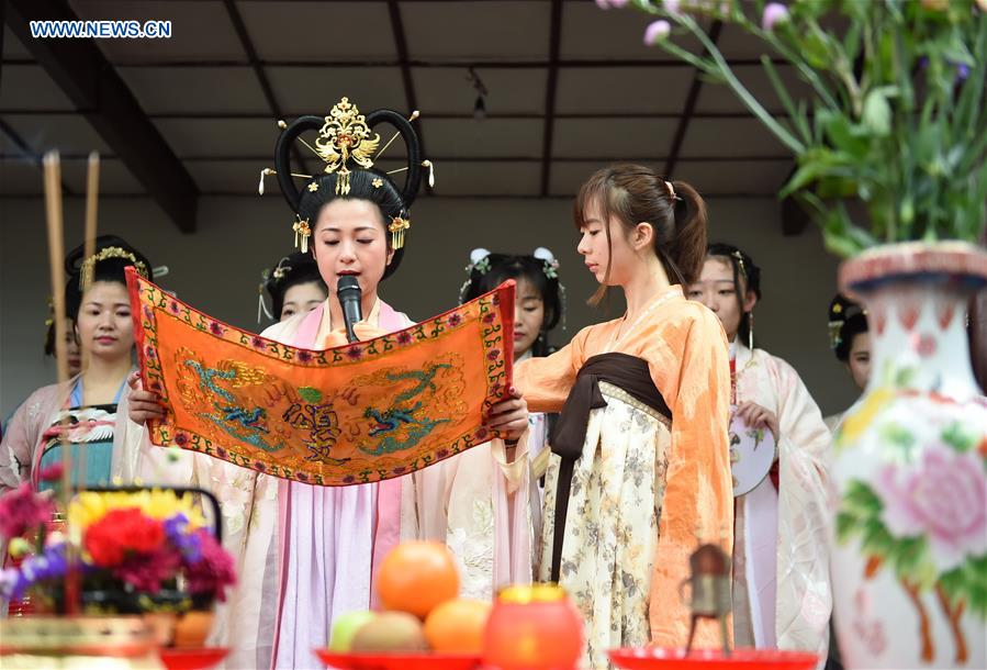 Des fées de fleurs dans le sud de la Chine