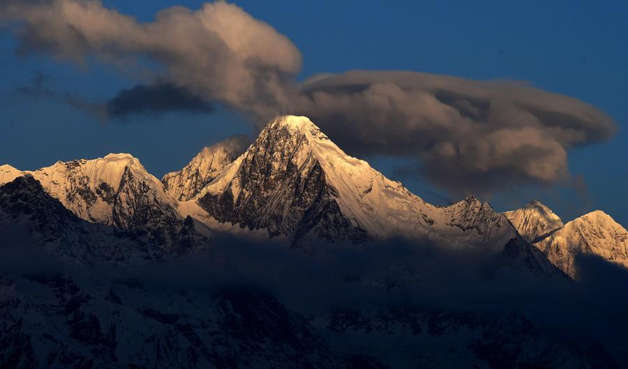 Magnifique début printanier depuis le mont Diqing