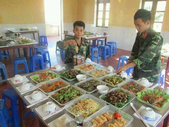 Asie : des cantines militaires insolites 