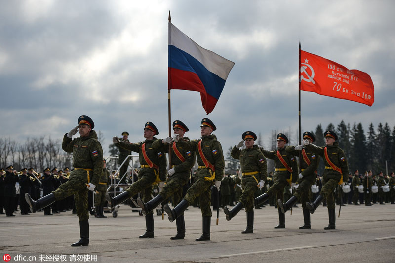 Premières répétitions avant la grande parade à Moscou