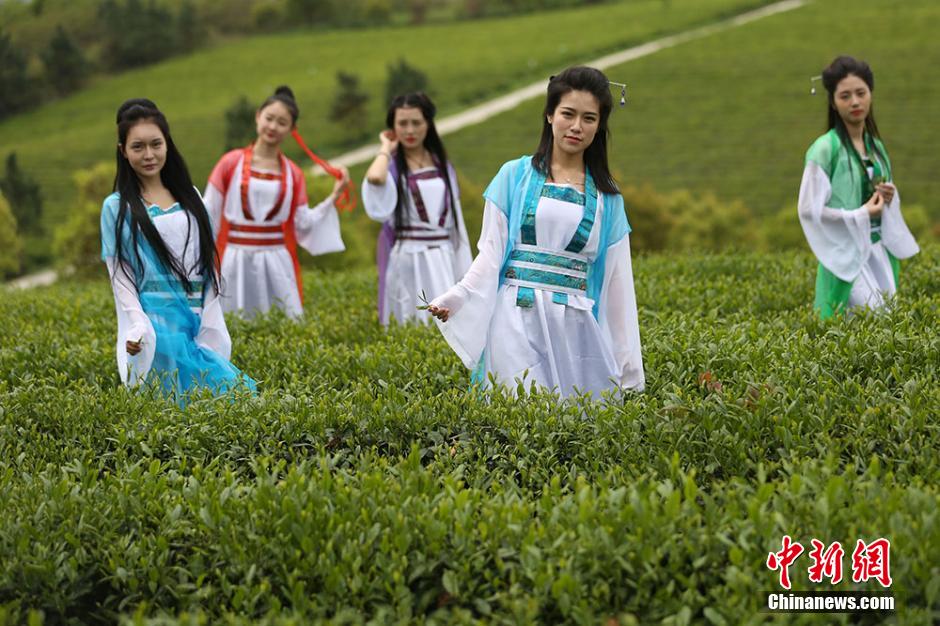 Tenues féériques pour des beautés chinoises et occidentales 