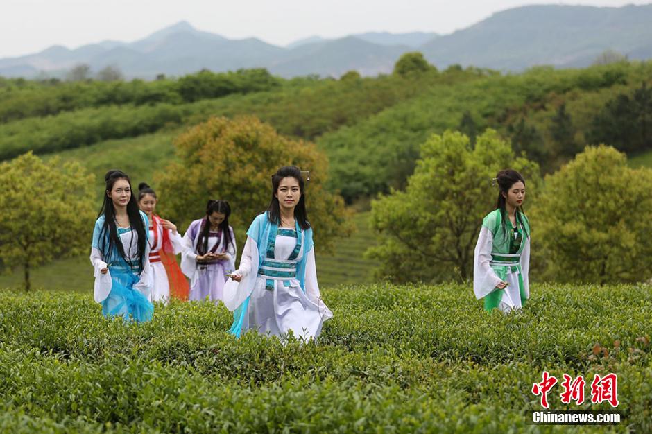 Tenues féériques pour des beautés chinoises et occidentales 