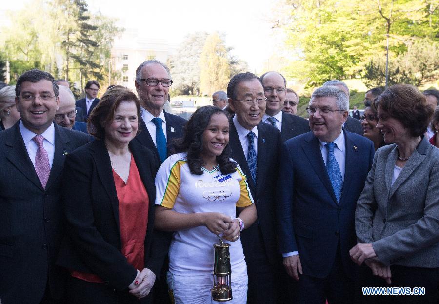 JO : arrivée au Palais des Nations à Genève de la flamme olympique