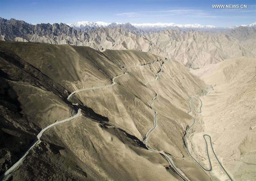 Xinjiang-Tibet : l’autoroute des sommets