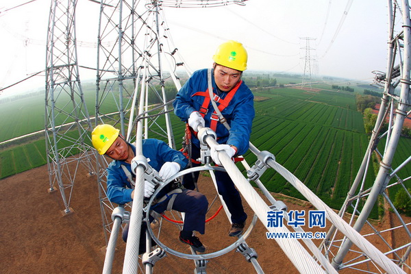 Les plus beaux travailleurs sous l'objectif du drone de Xinhuanet : Danseurs du ciel