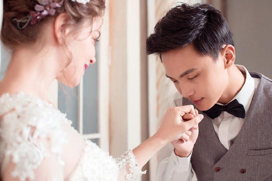 Le mariage d'une Fran?aise et d'un Chinois émeut la Toile en Chine