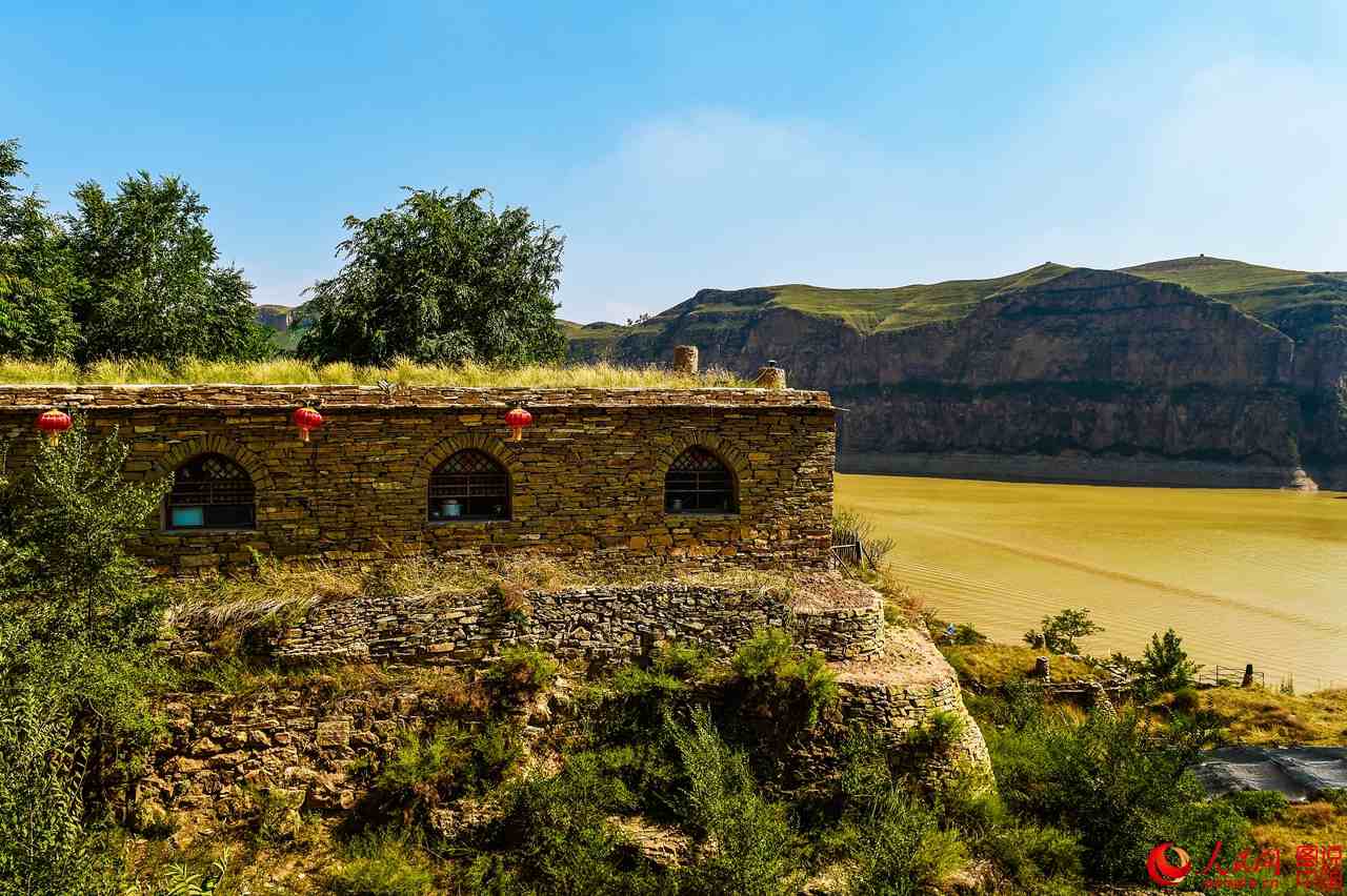 Sublime croisement du fleuve Jaune et de la Grande Muraille 