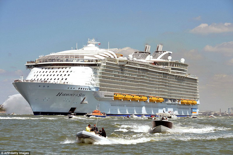 La France a livré l'Harmony of the Seas, le plus gros navire de croisière jamais construit au monde