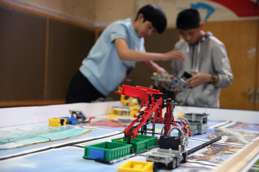 Un challenge robotique pour 400 jeunes Chinois 