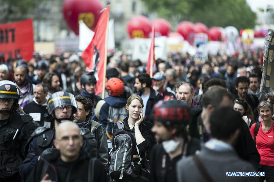 France : plus de 10 000 manifestants mobilisés contre la loi Travail à Paris