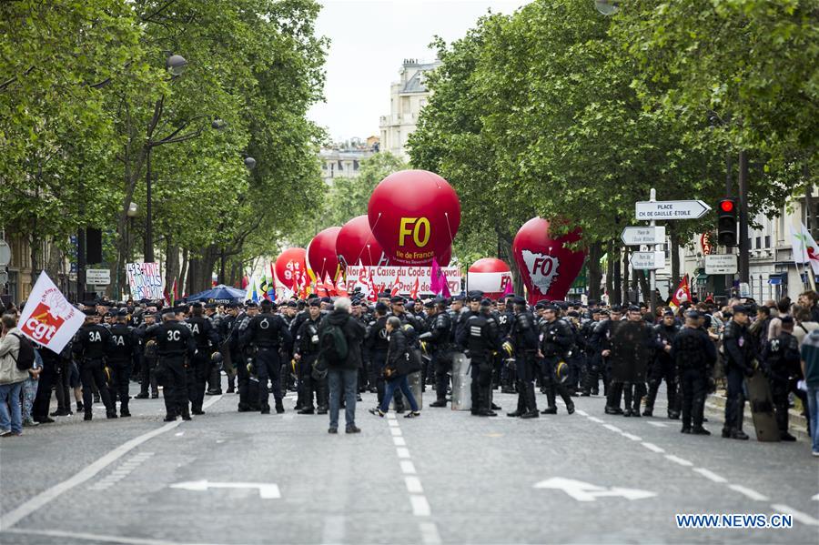 France : plus de 10 000 manifestants mobilisés contre la loi Travail à Paris