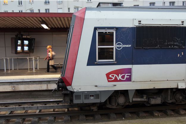 Un jeune homme poignardé à mort pour avoir fumé dans le RER