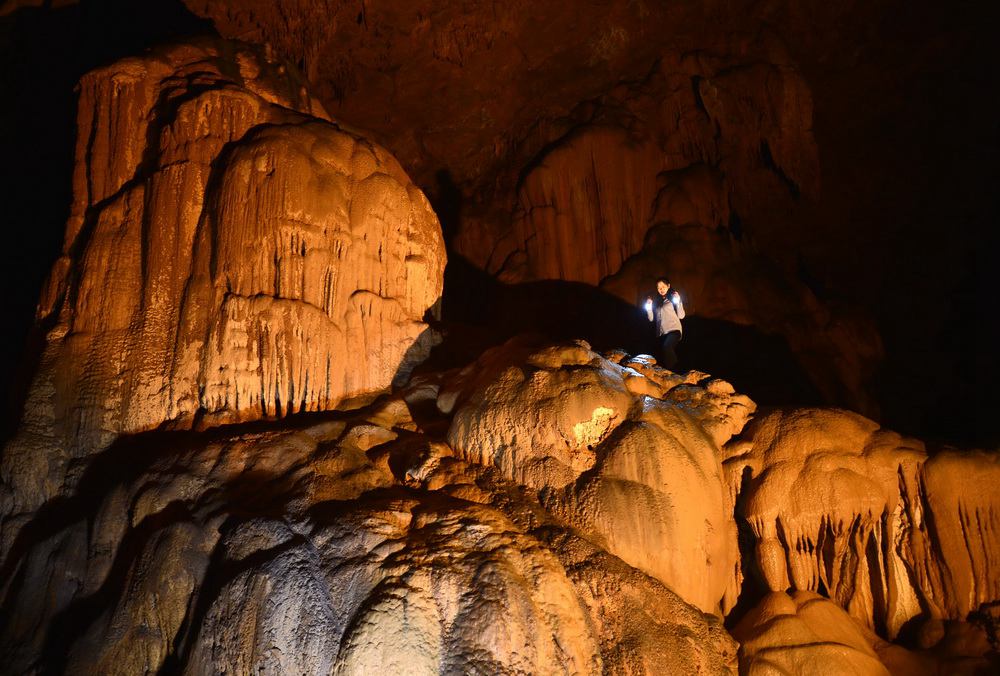 Une gigantesque grotte karstique en plein c?ur de la Chine