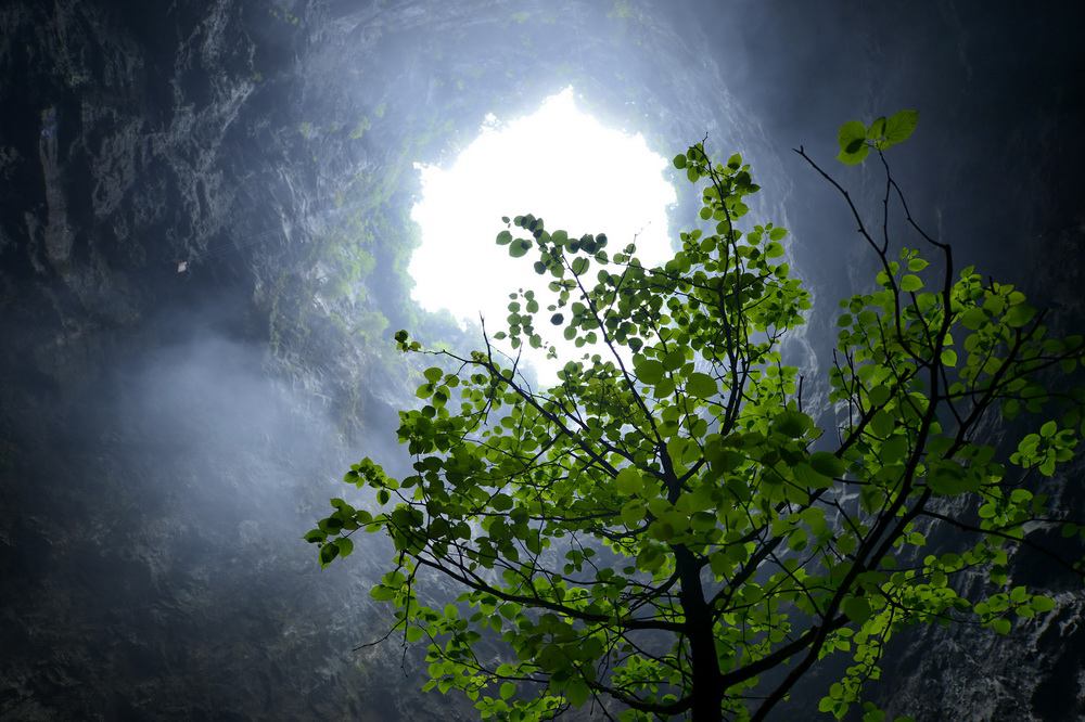 Une gigantesque grotte karstique en plein c?ur de la Chine