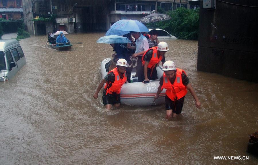 Des pluies torrentielles causent des ravages à travers la Chine