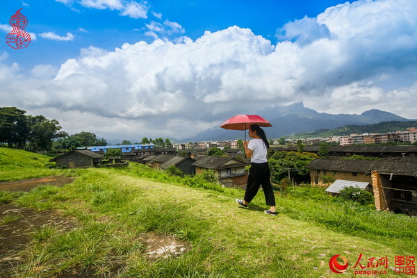 A la découverte du plus grand Tulou du monde