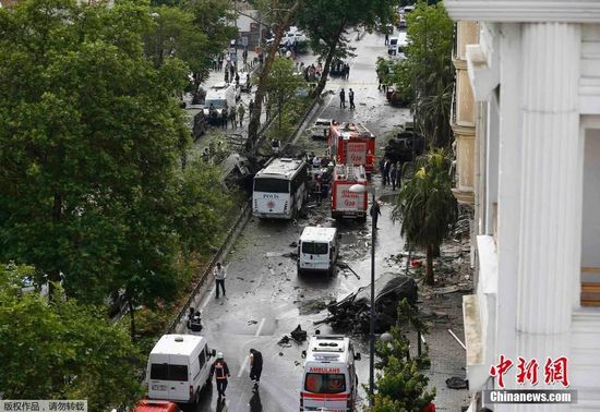 Attentat à la voiture piégée contre la police à Istanbul : au moins 11 morts et 36 blessés