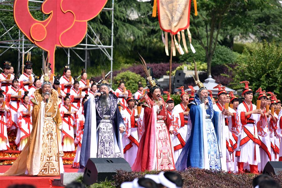 Chine : célébrations à l'approche de la Fête des Bateaux-Dragons