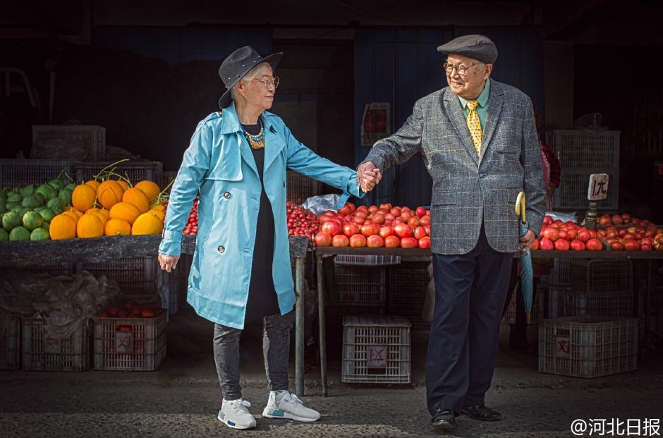 Chine : un couple de nonagénaires sur le devant de la scène