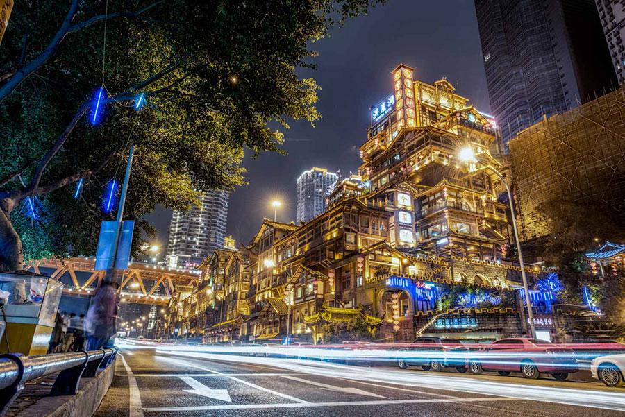 Un jeune Chinois met en lumière la beauté nocturne de Chongqing