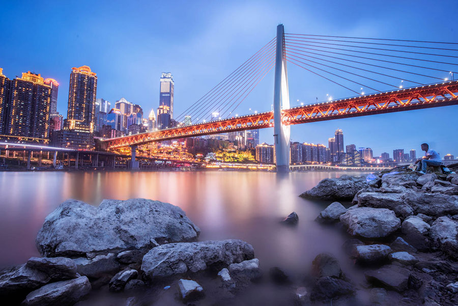 Un jeune Chinois met en lumière la beauté nocturne de Chongqing