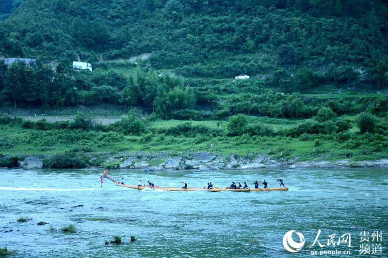 Le Festival des Bateaux-Dragons des Miaos du Guizhou