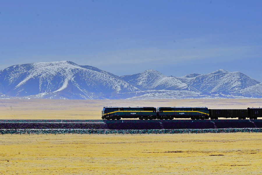 Dixième anniversaire de la voie ferrée Qinghai-Tibet