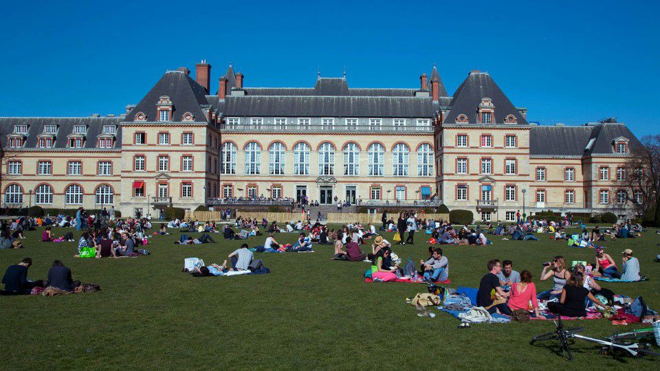 Une maison des étudiants chinois à la Cité U de Paris