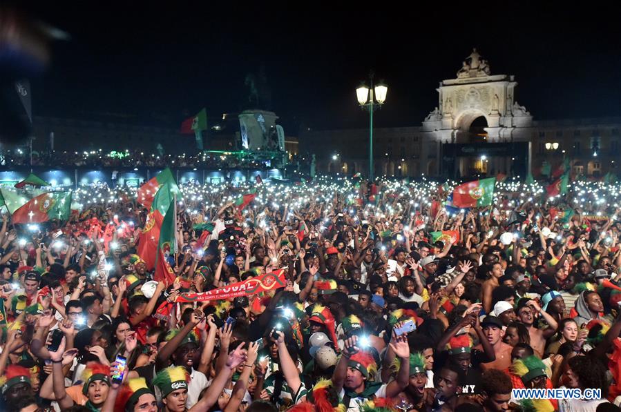 Les supporters célèbrent la victoire de l'équipe du Portugal dans l'Euro 2016