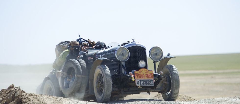 Le rallye Beijing-Paris est arrivé place Vend?me