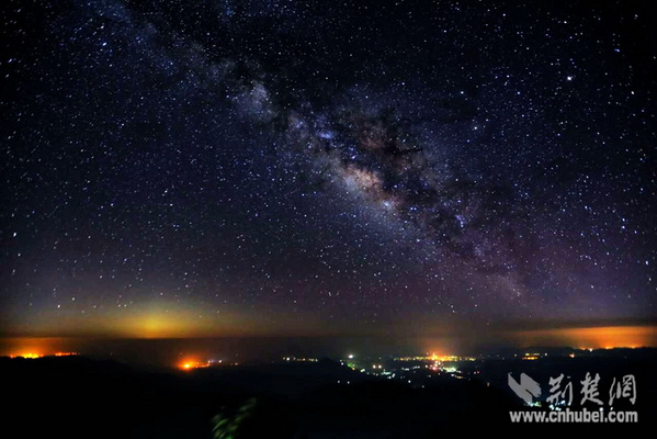 Le mont Jiugongshan et la tête dans les étoiles 