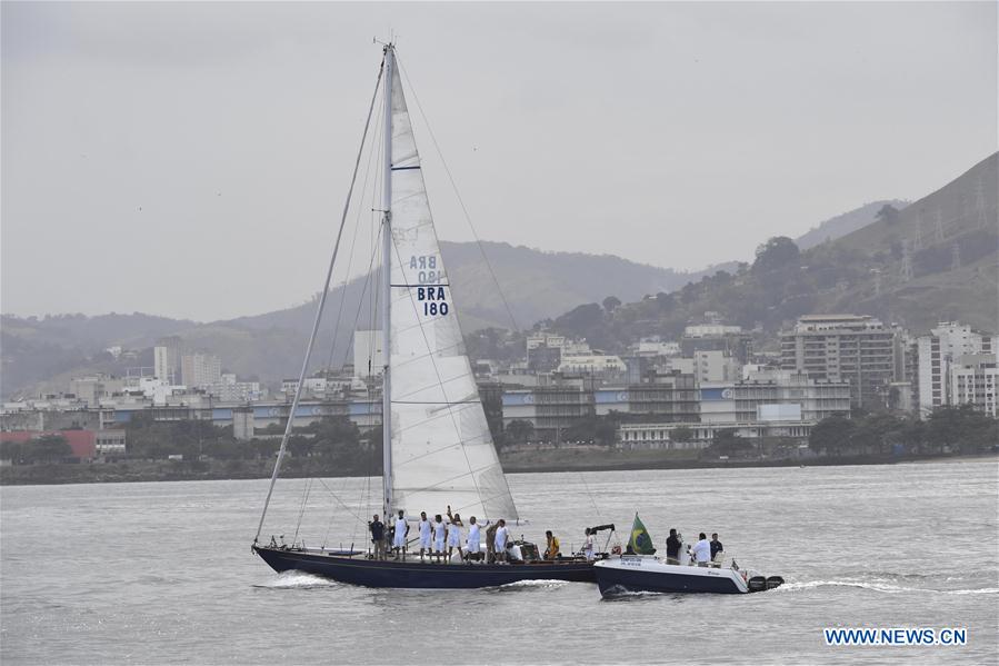 La flamme olympique arrive à Rio de Janeiro