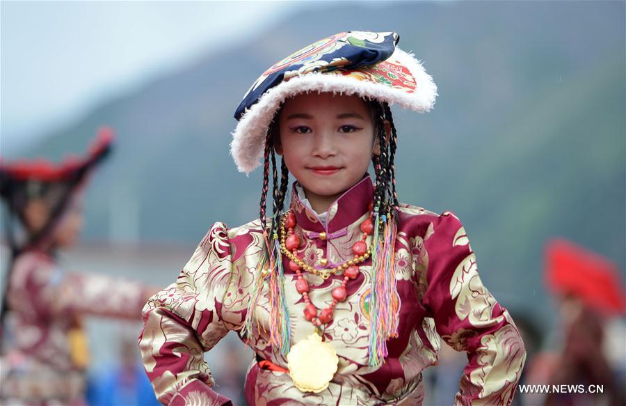 Chine : festival artistique au Tibet