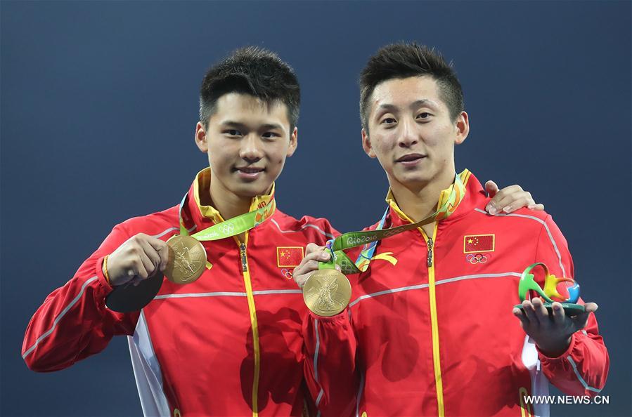 JO 2016/plongeon synchronisé 10m: les Chinois Chen Aisen et Lin Yue en or